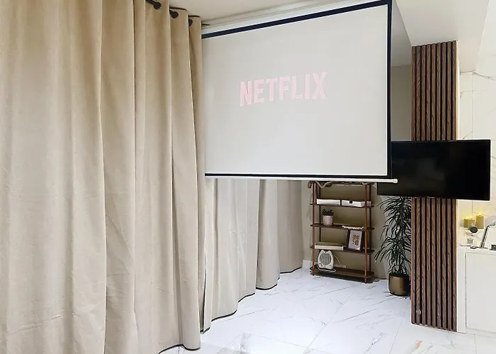 V' Moderne-chic Apartment